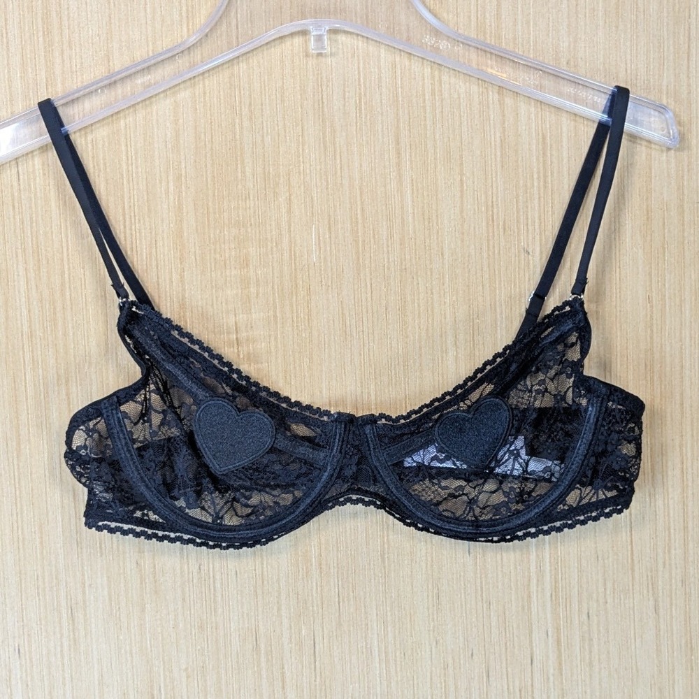 Out From Under Black Lace Heart Nipple Cover Underwire Bra Large Romantic